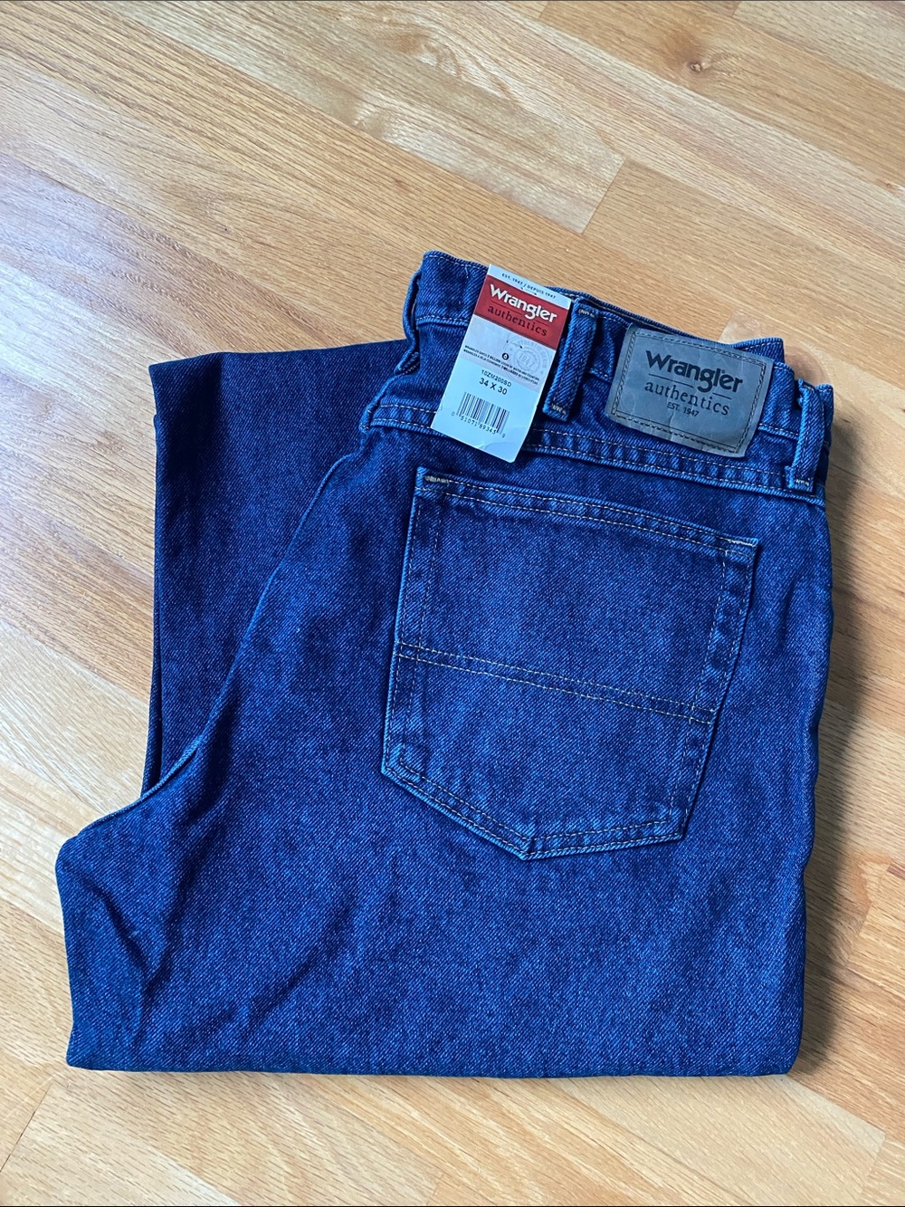 Wrangler Men's Deep Blue Relaxed Fit Jeans 34 x 30